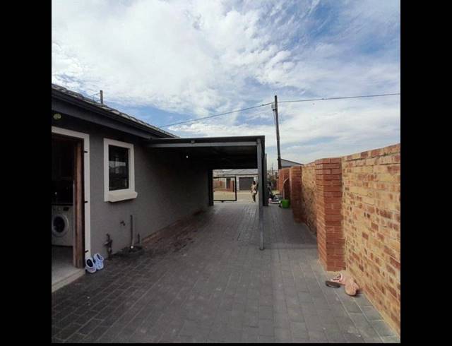 3 BEDROOM HOUSE FOR SALE IN CLAYVILLE